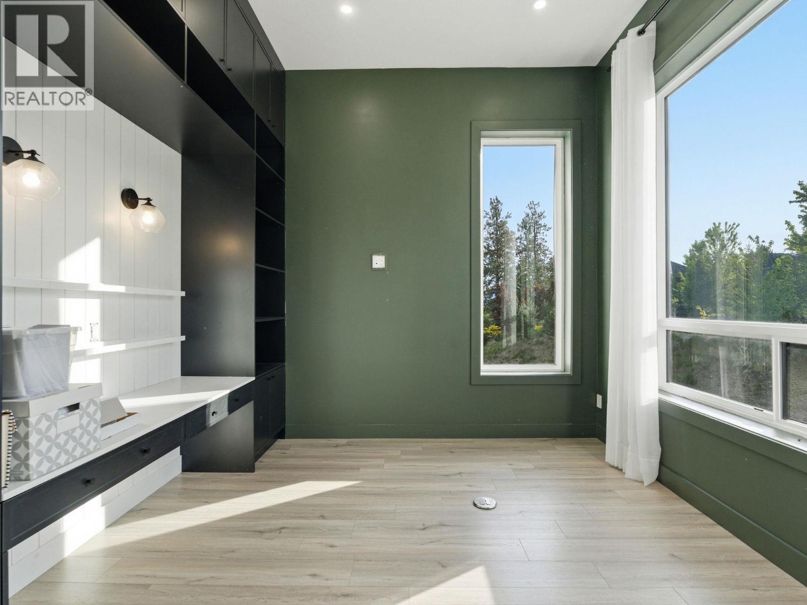  5300 Hedeman Court, Kelowna