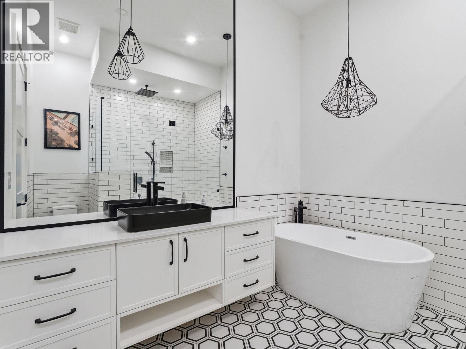  5300 Hedeman Court, Kelowna