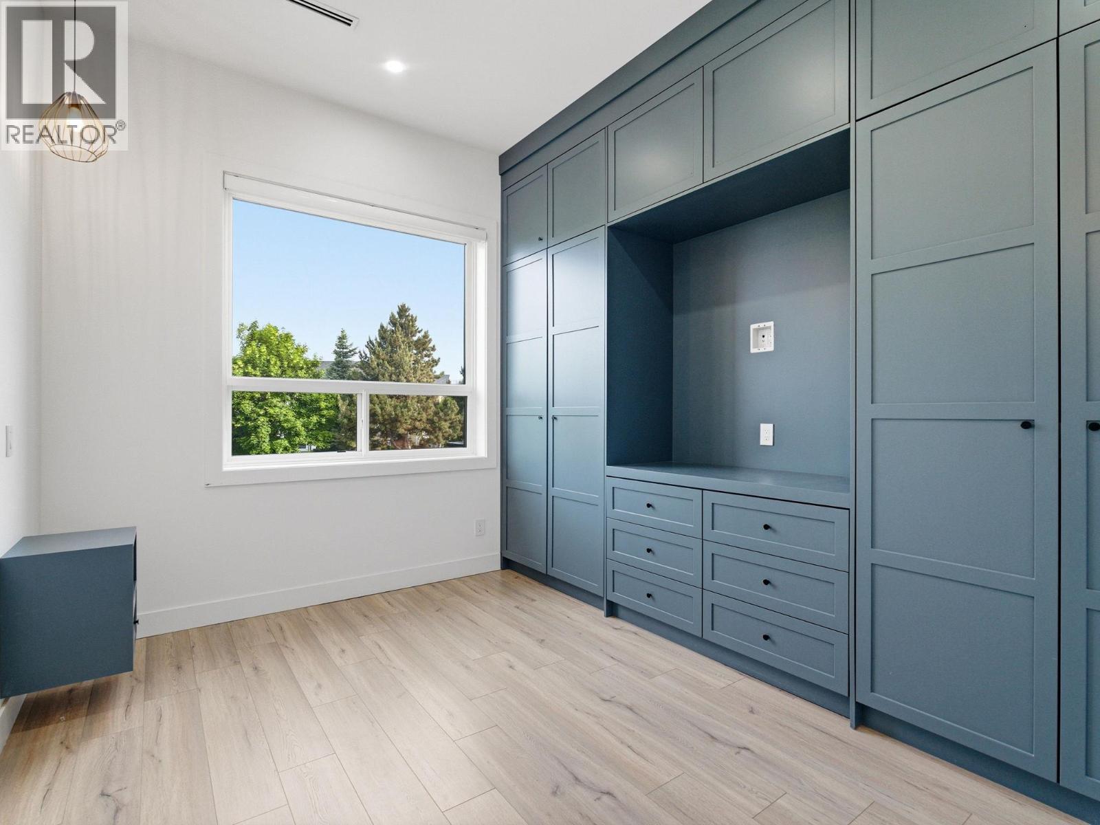  5300 Hedeman Court, Kelowna