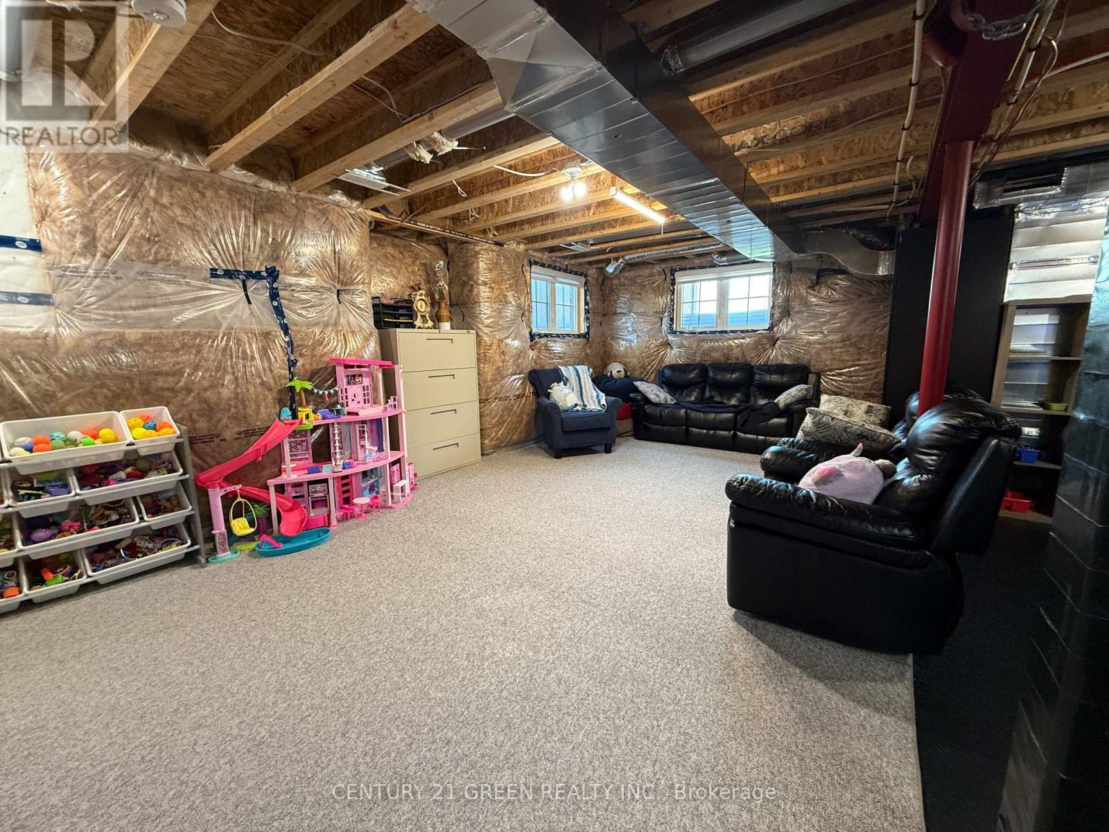 415 REMEMBRANCE ROAD - 38