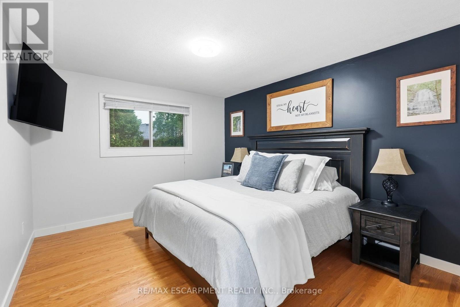 10 TAYLOR CRESCENT - 15