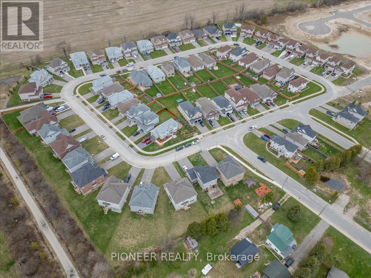 5 TODD CRESCENT - 49