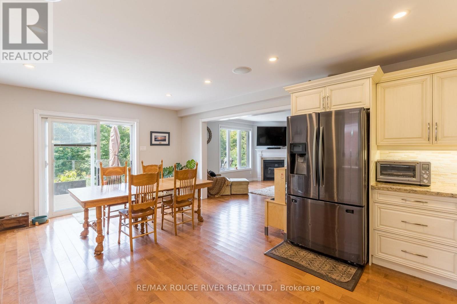969 AVERY AVENUE - Image 11
