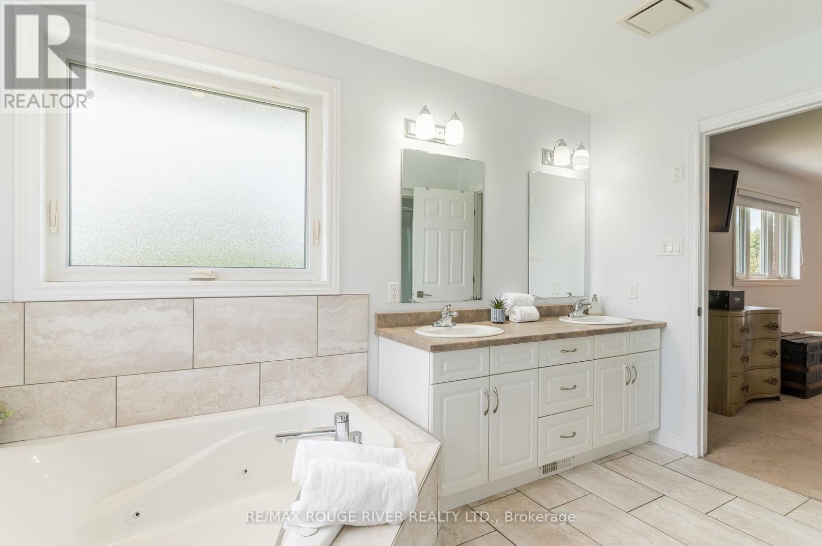 969 AVERY AVENUE - Image 21