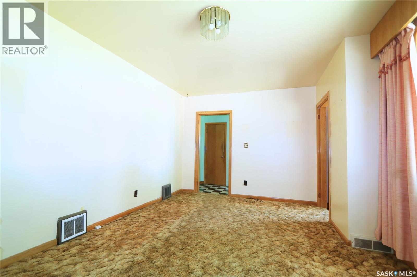 87 James AVENUE - Image 8