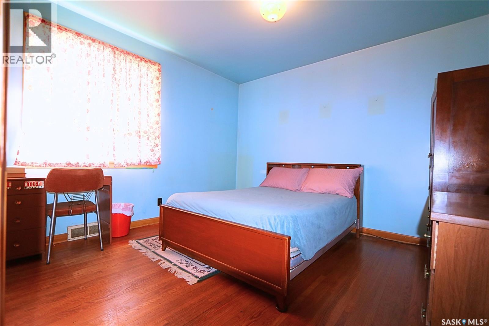 87 James AVENUE - 9