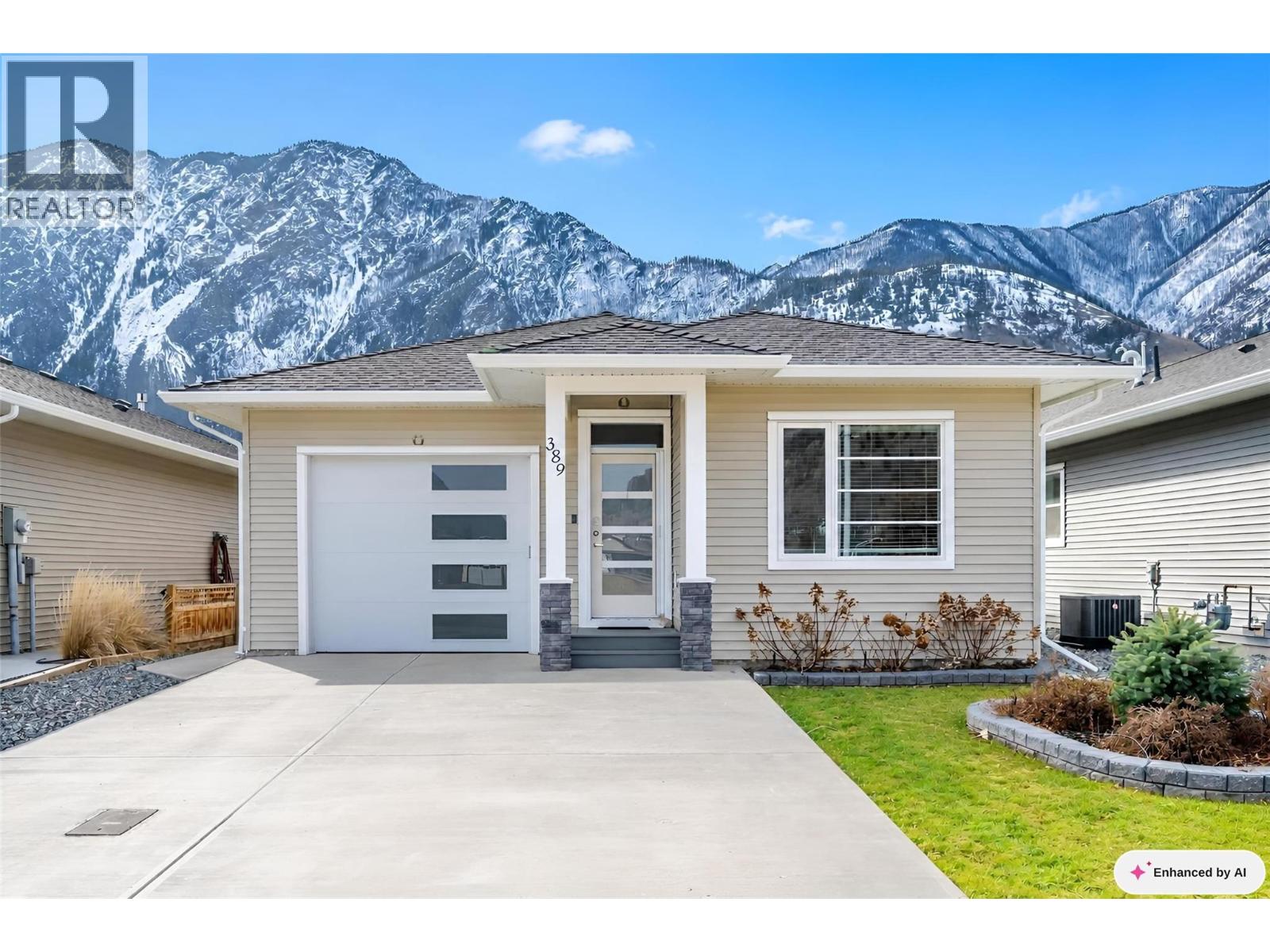 389 10th Avenue, Keremeos
