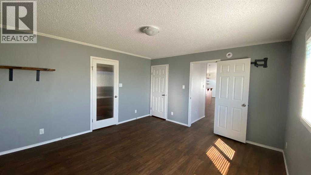 14 Meadows Way - 16