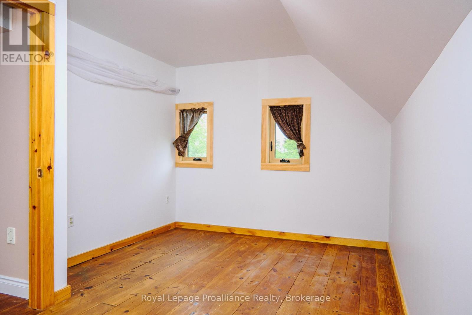 10 HOBBS ROAD - Image 28