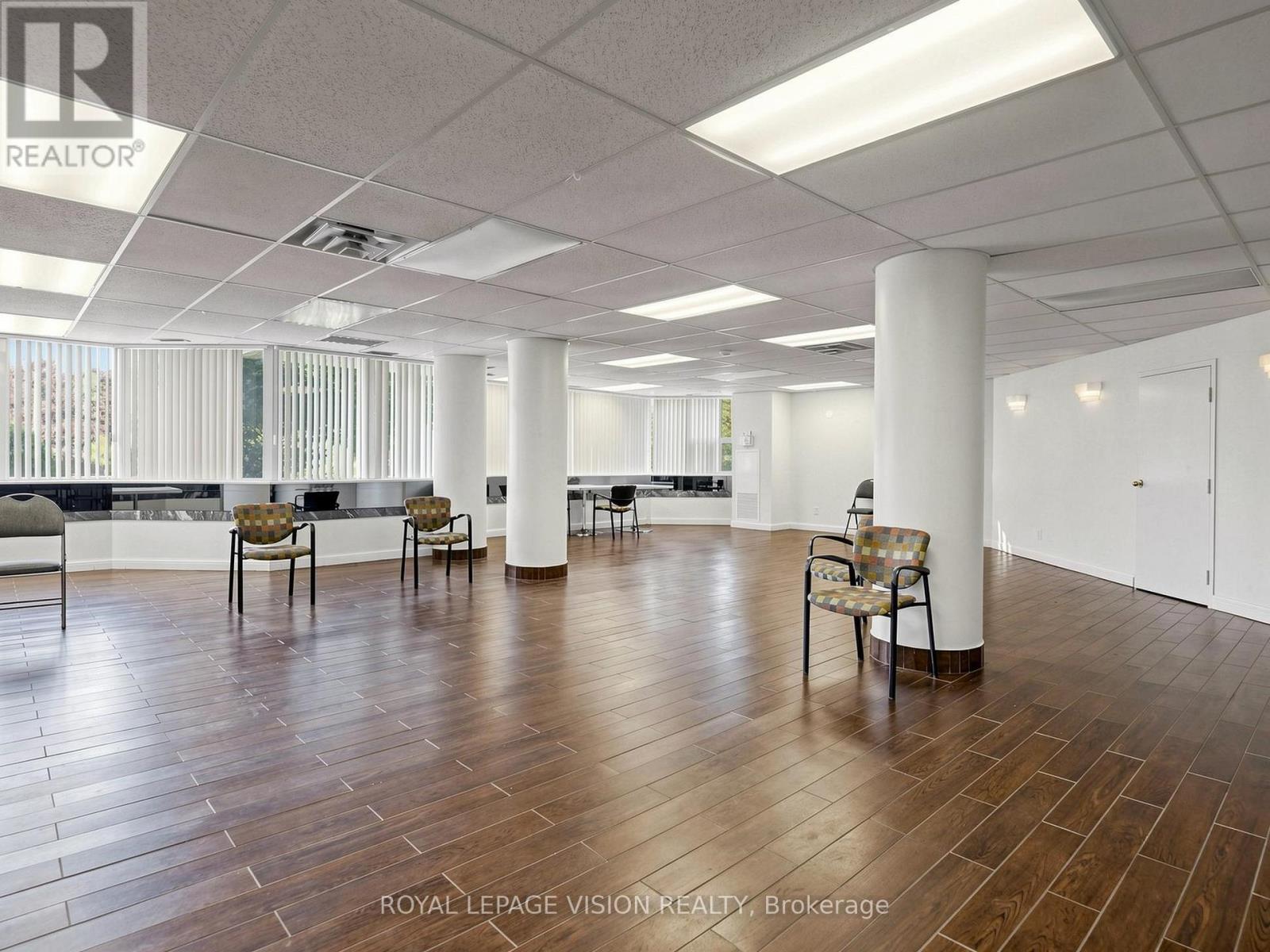 #419 11753 SHEPPARD AVENUE E - Image 35