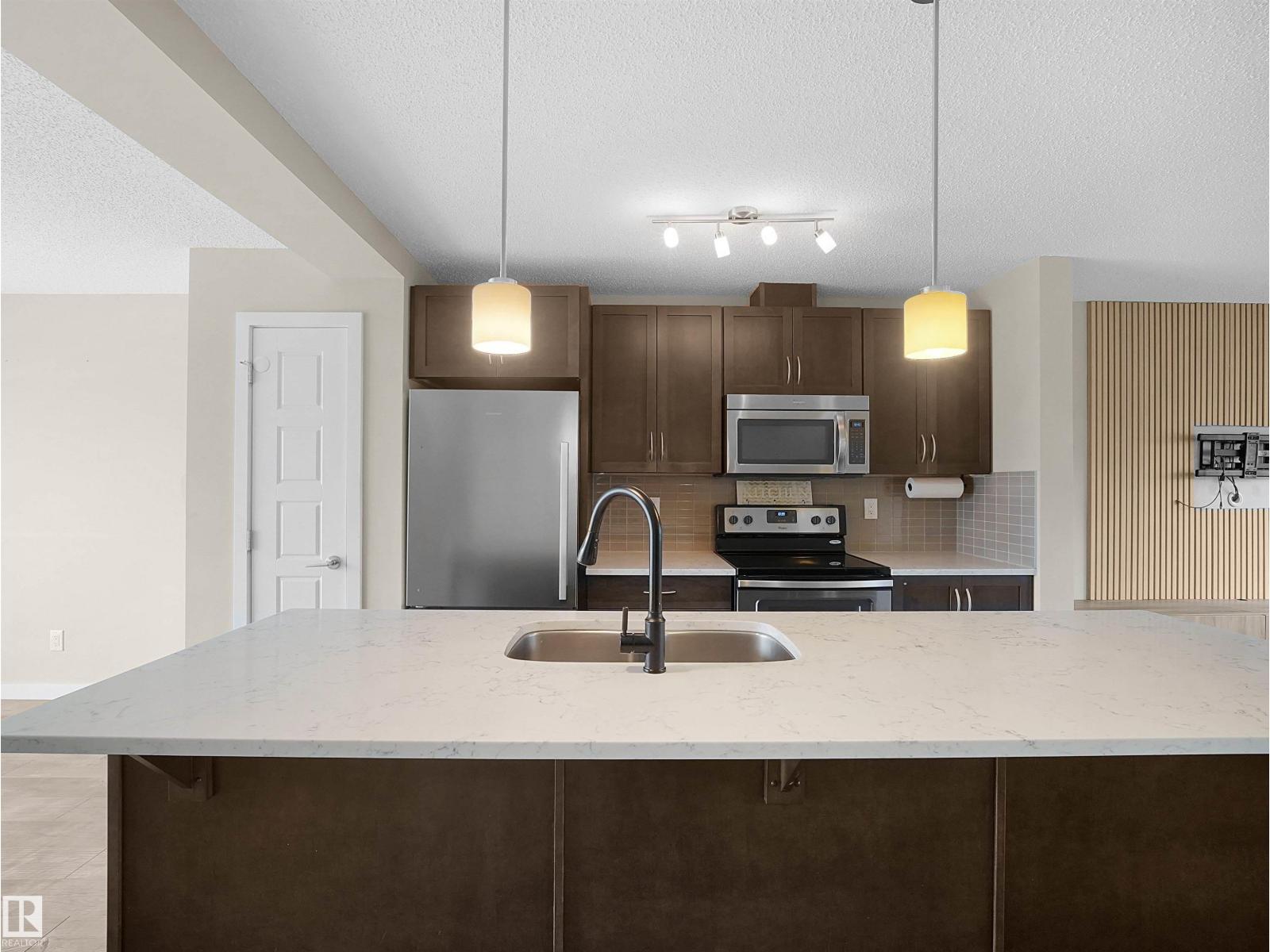 3346 15A AV NW - 18