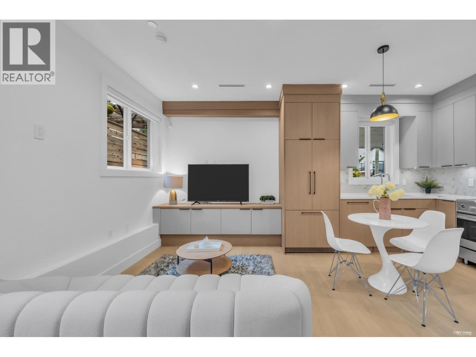 #1 3438 TRIUMPH Street, Vancouver, British Columbia, V5K1T8, Vancouver, British Columbia — photo 4 of 5