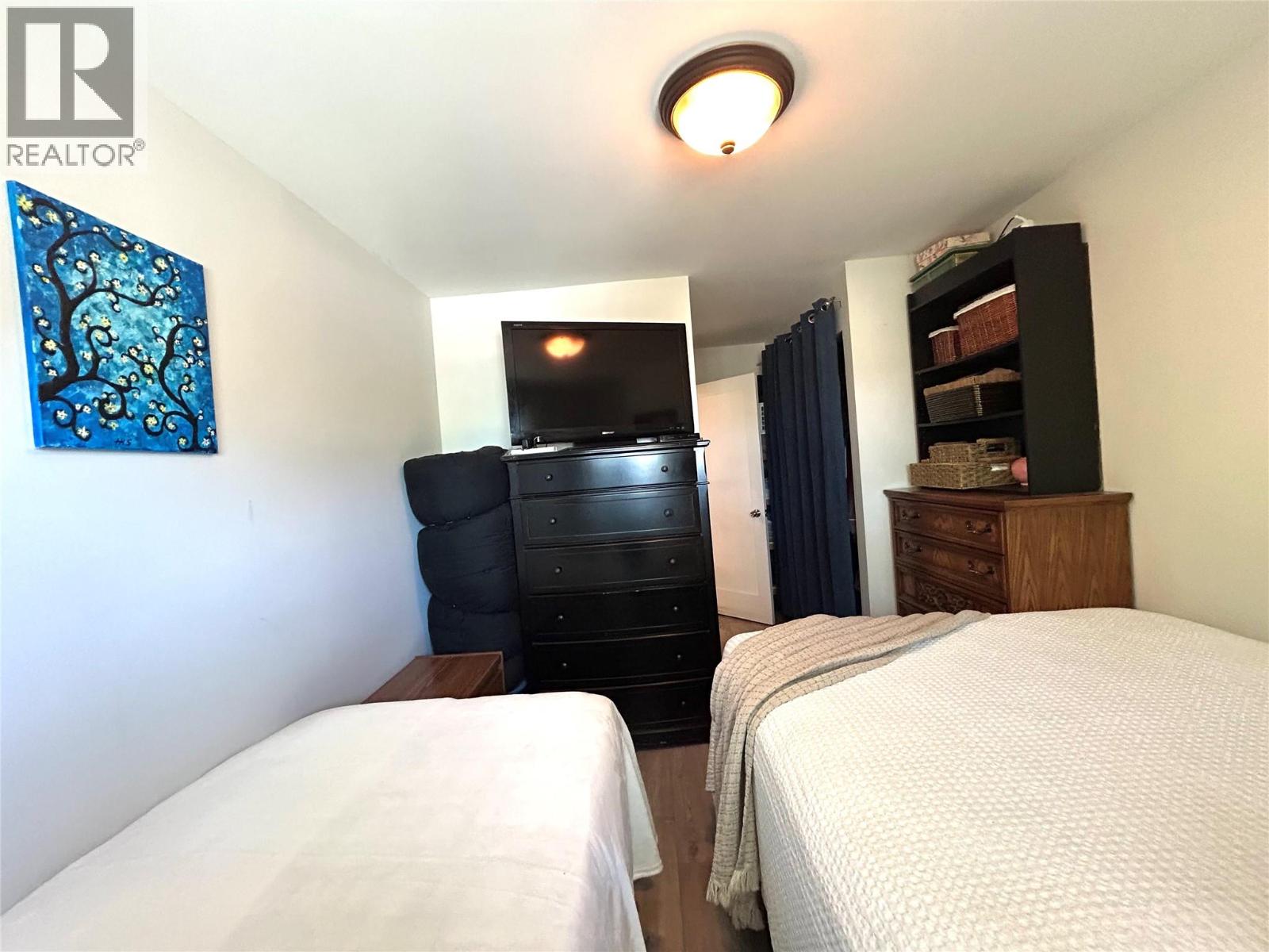 #208 922 Dynes Avenue - 25