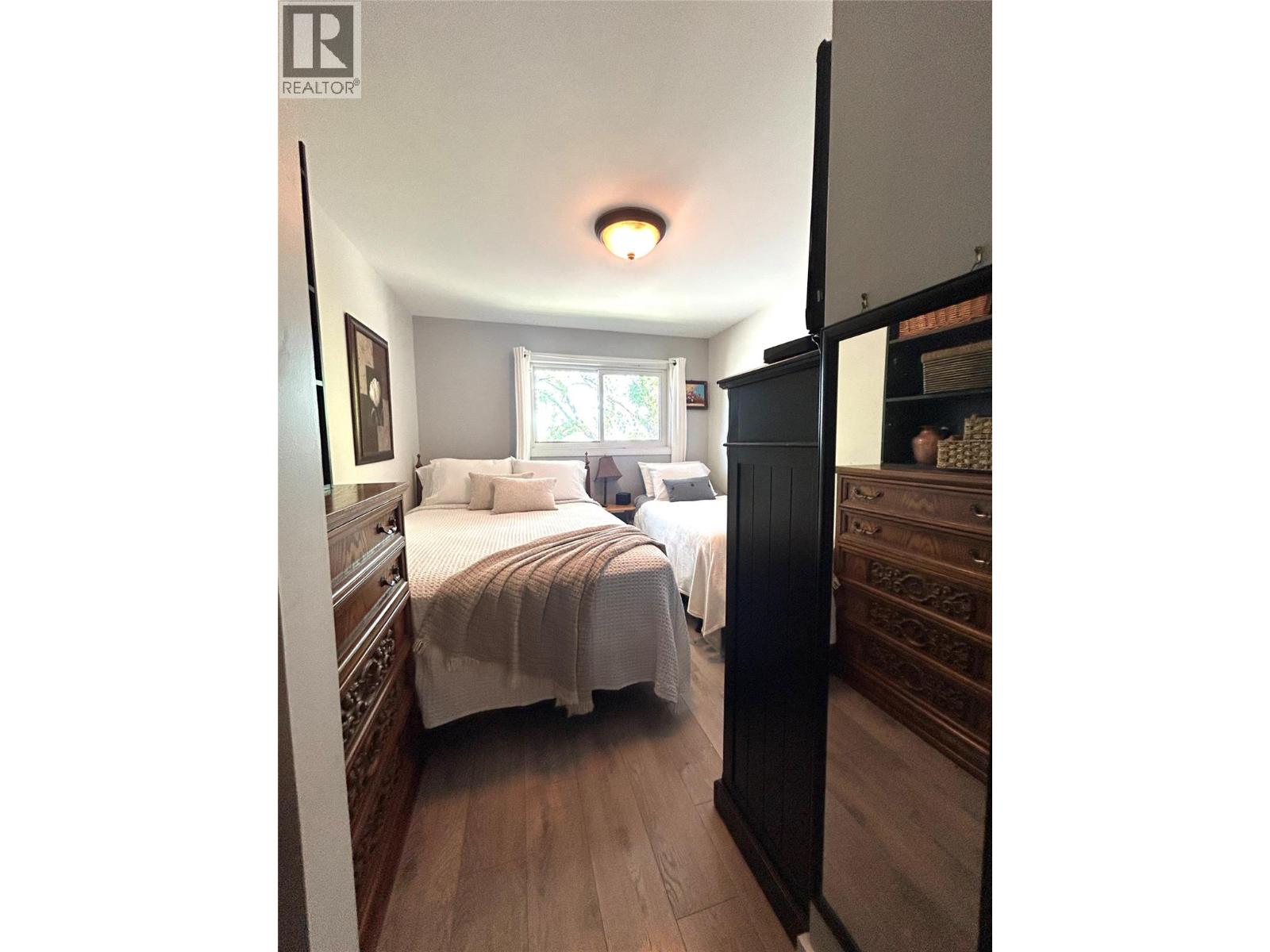 #208 922 Dynes Avenue - 23