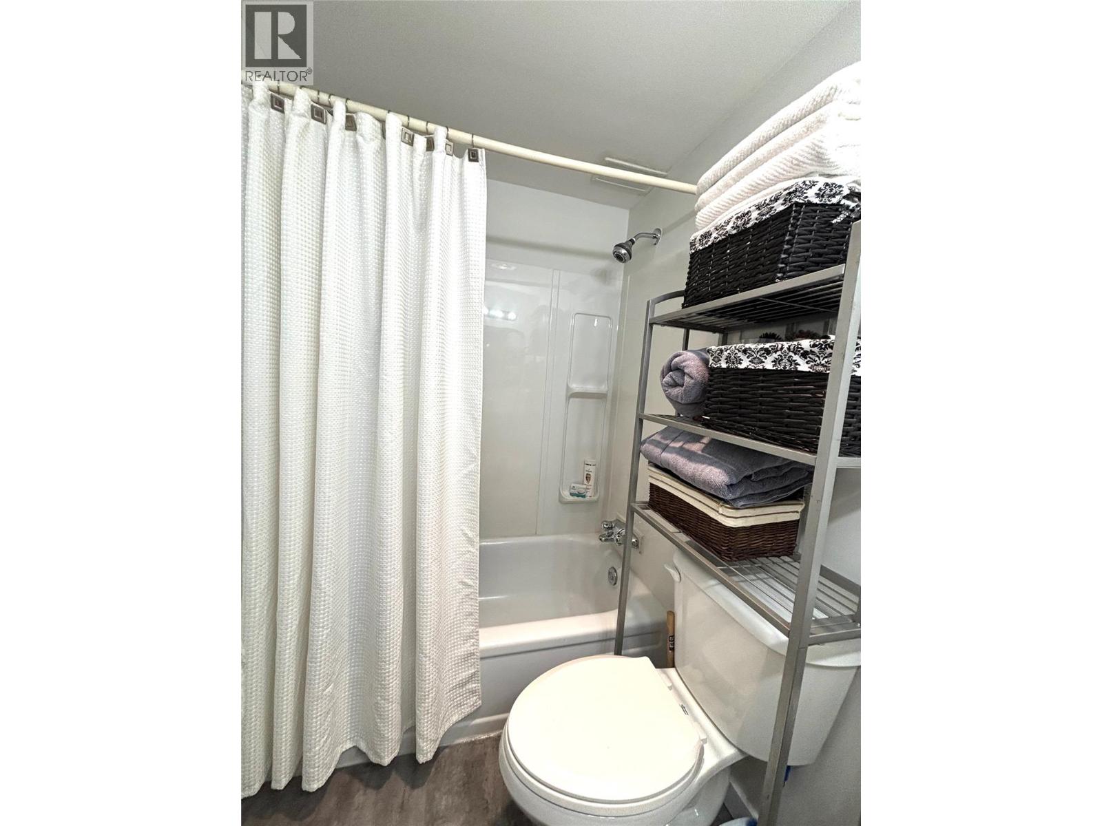 #208 922 Dynes Avenue - 27