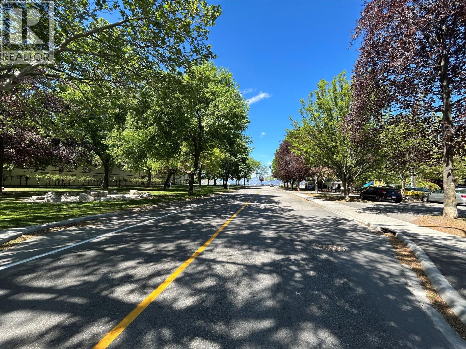 #208 922 Dynes Avenue - 5