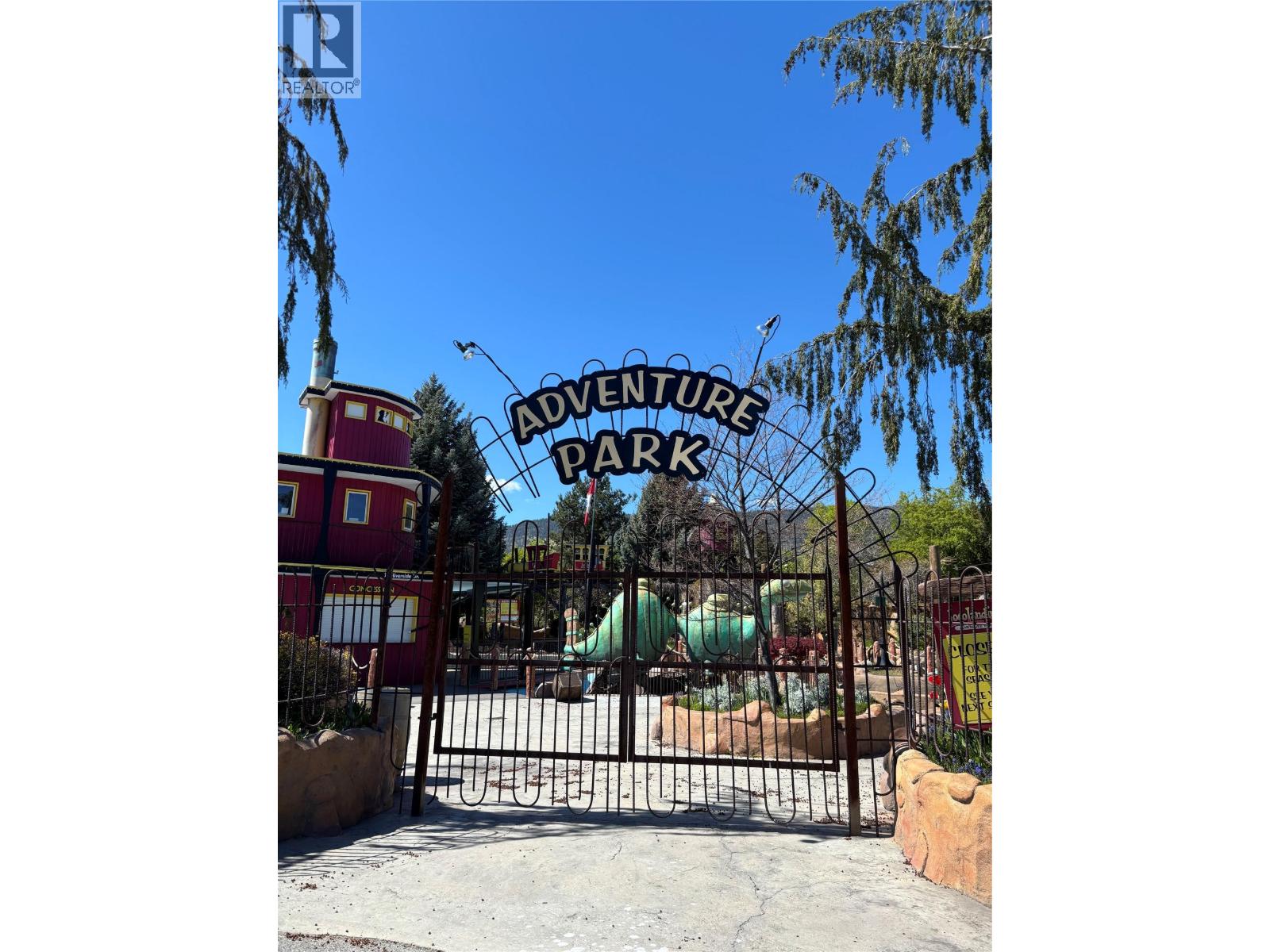 #208 922 Dynes Avenue - 49