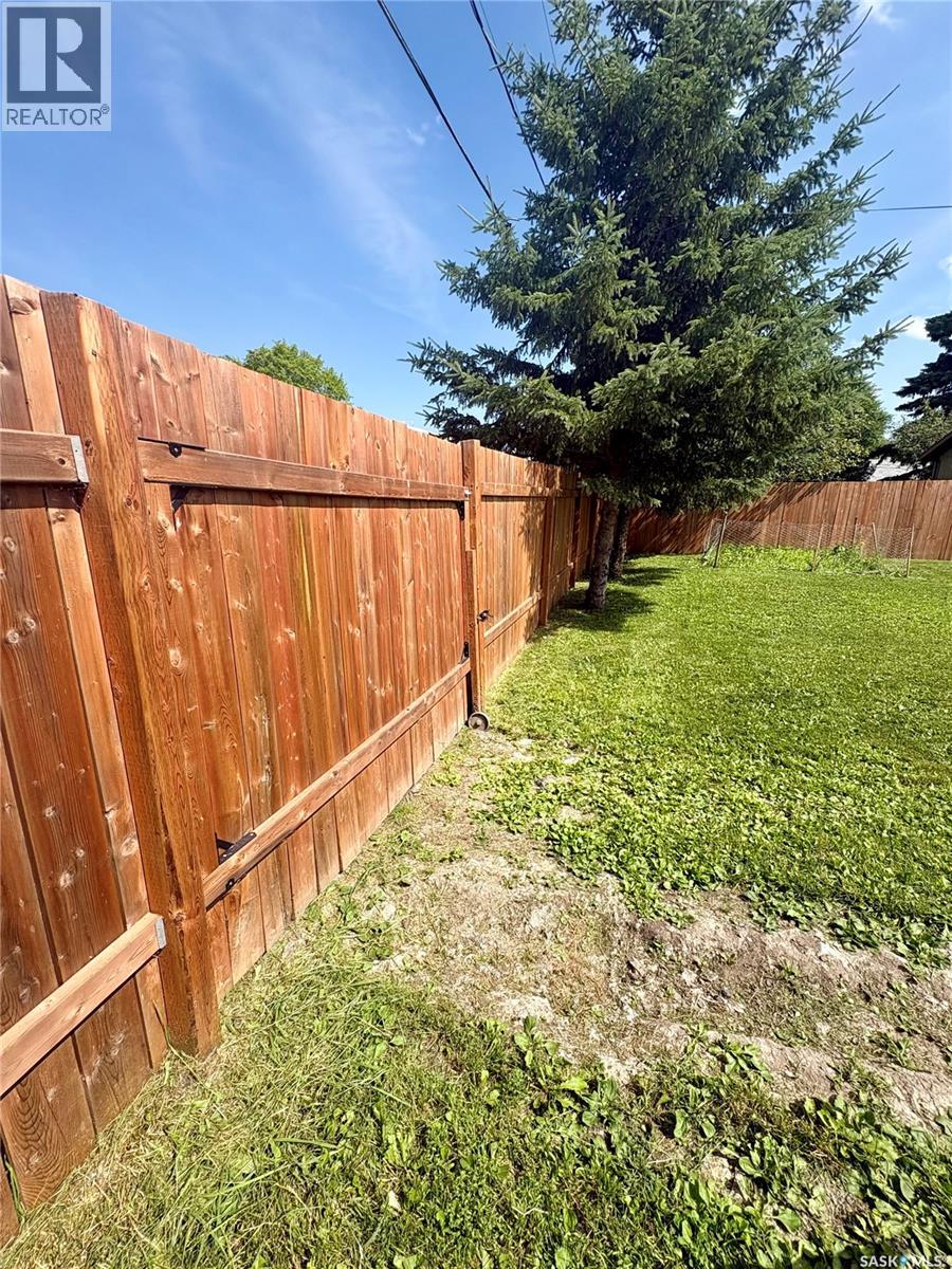 220 Allan AVENUE - 10
