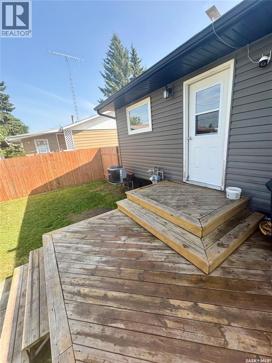 220 Allan AVENUE - 12
