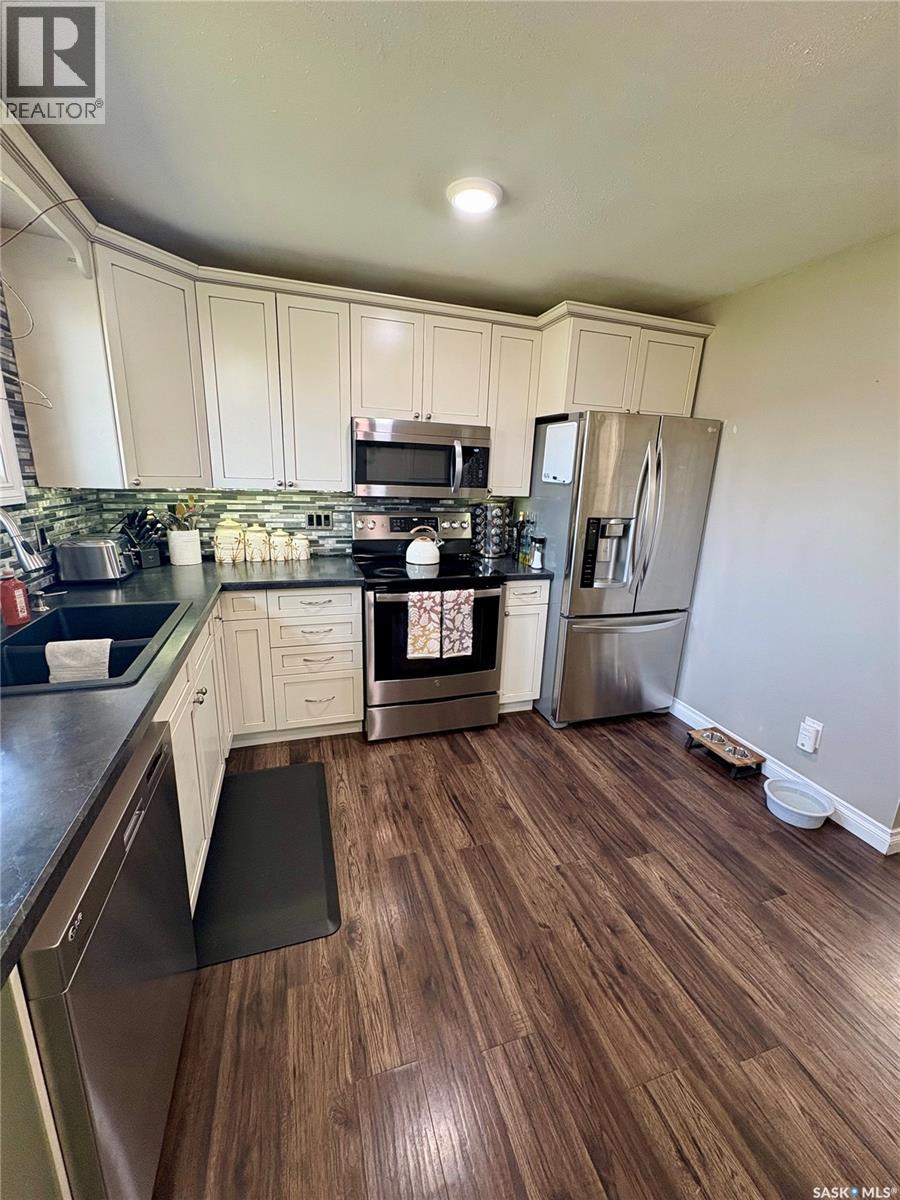 220 Allan AVENUE - 16