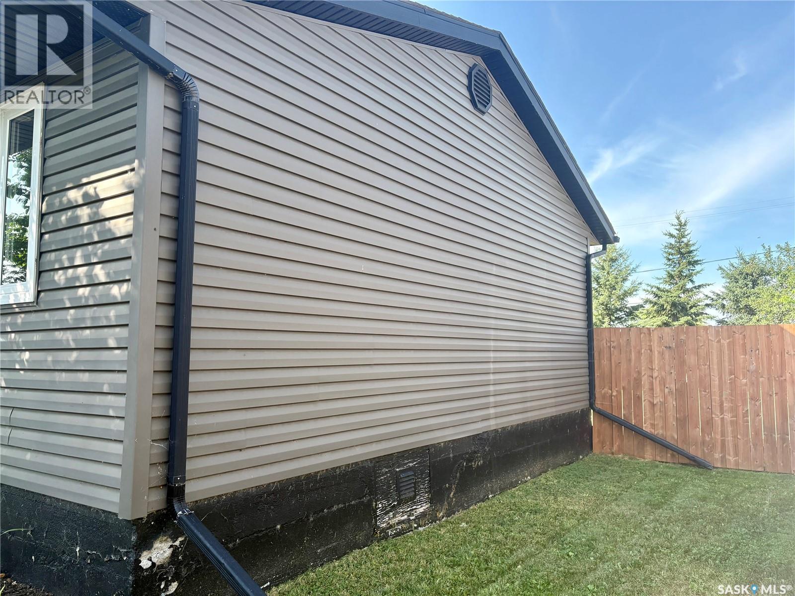 220 Allan AVENUE - 6