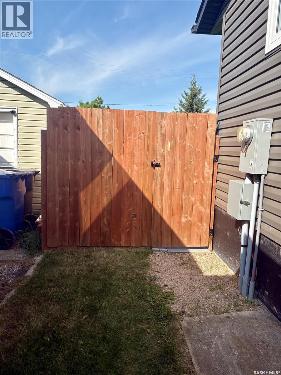 220 Allan AVENUE - 7