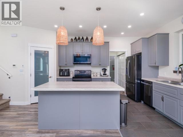 5 14TH AVENUE - 10