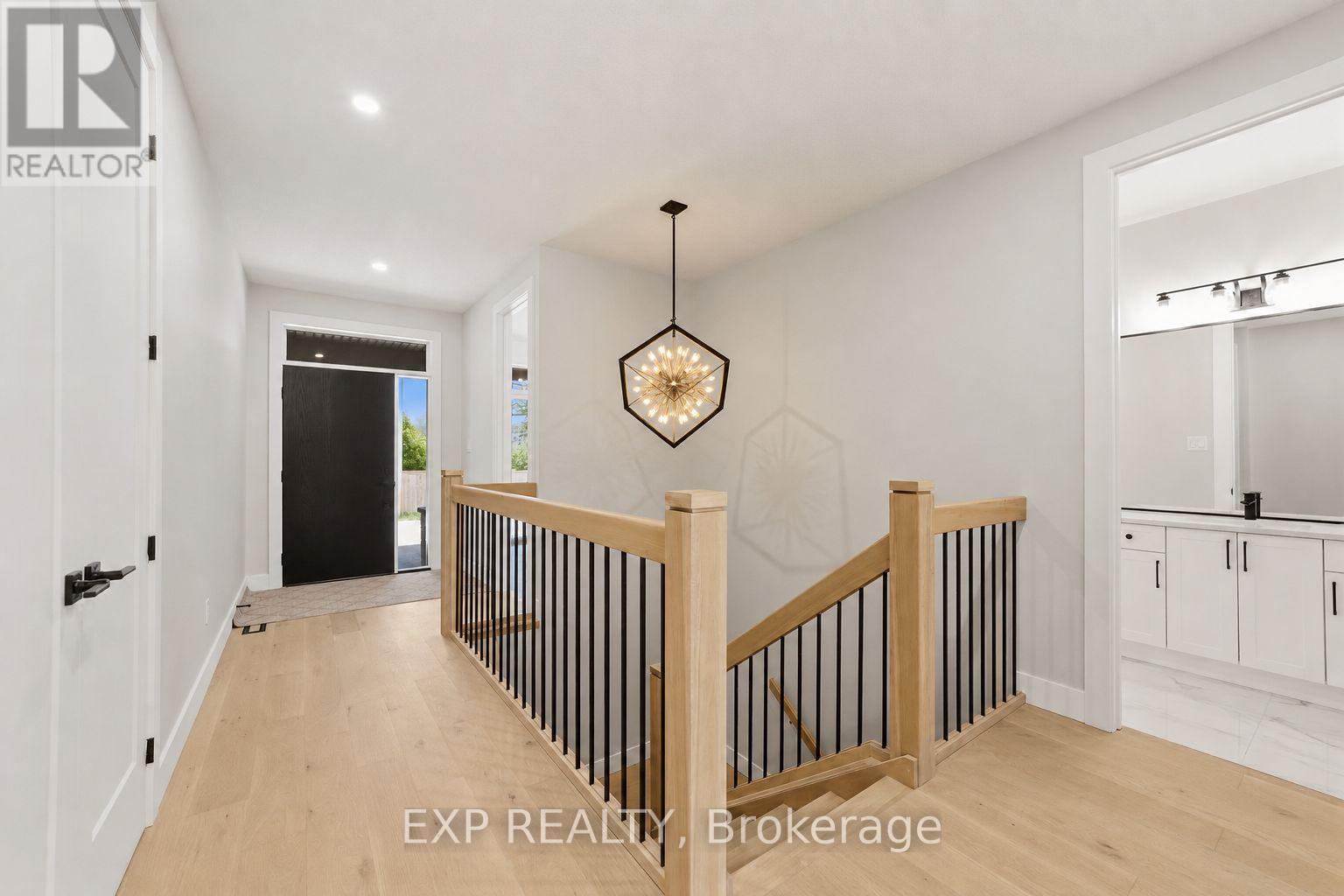 #22 430 HEAD STREET N - Image 13