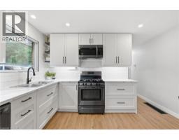 Eat in kitchen - 10 Taylor Crescent, Dundas, ON L9H6B3 Photo 12