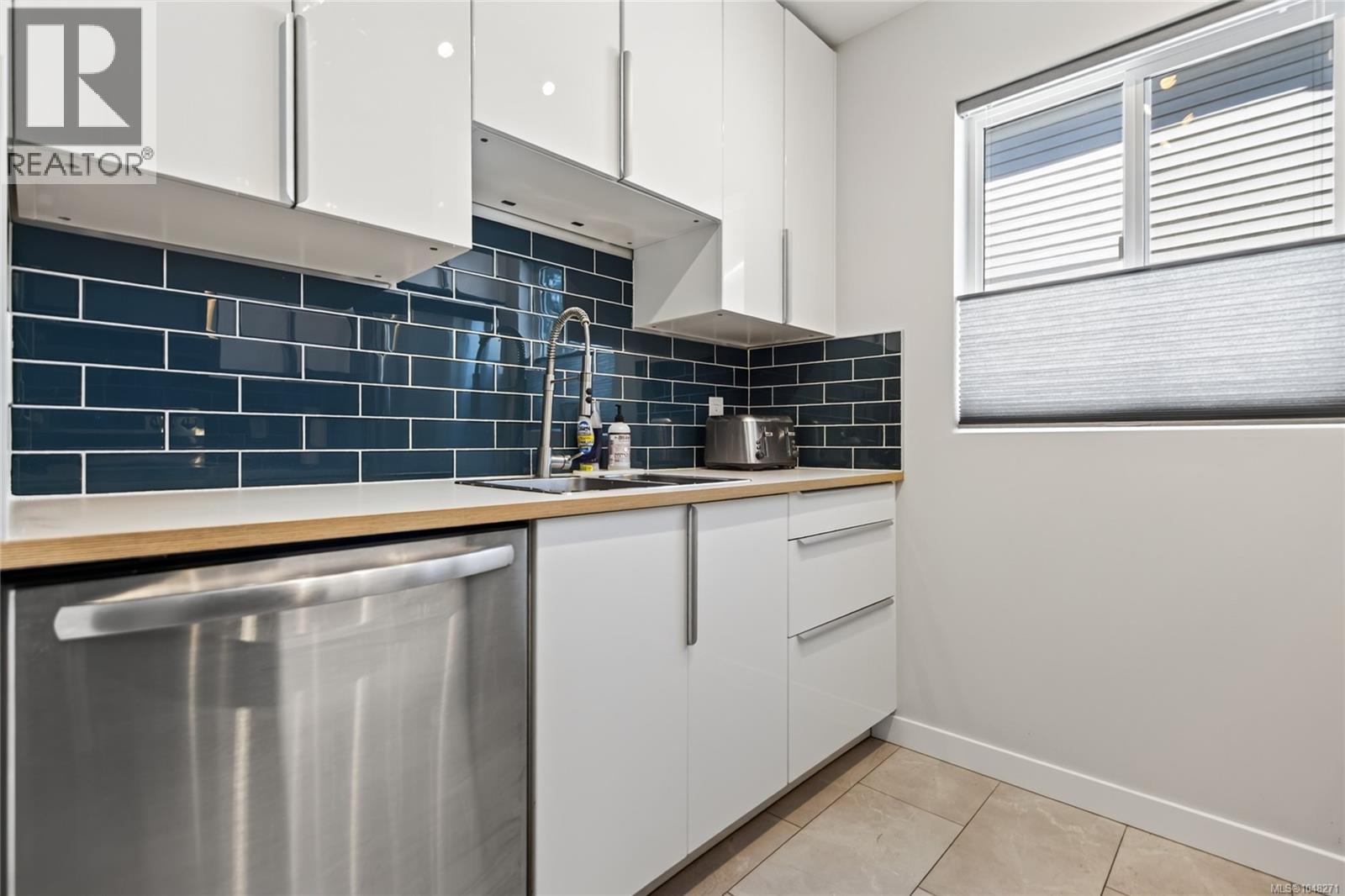 B 2021 13th St, Courtenay