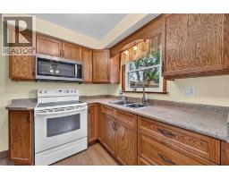 298 Elsfield Crescent, Sarnia, ON N7S1C3 Photo 8