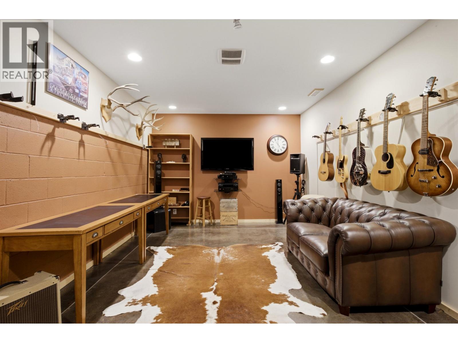 2635 BASARABA ROAD - 26