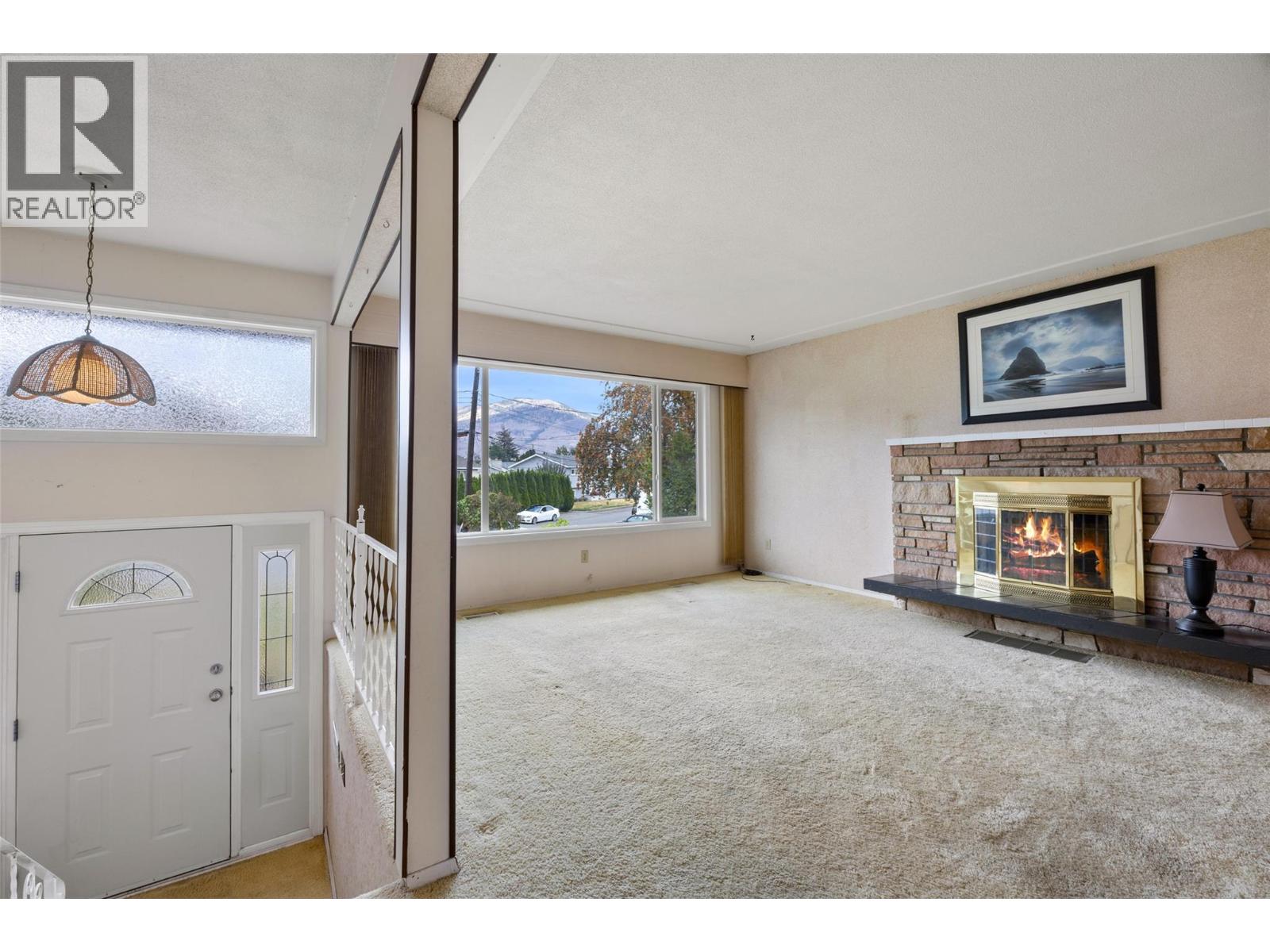 1281 Kimberley Crescent - 2