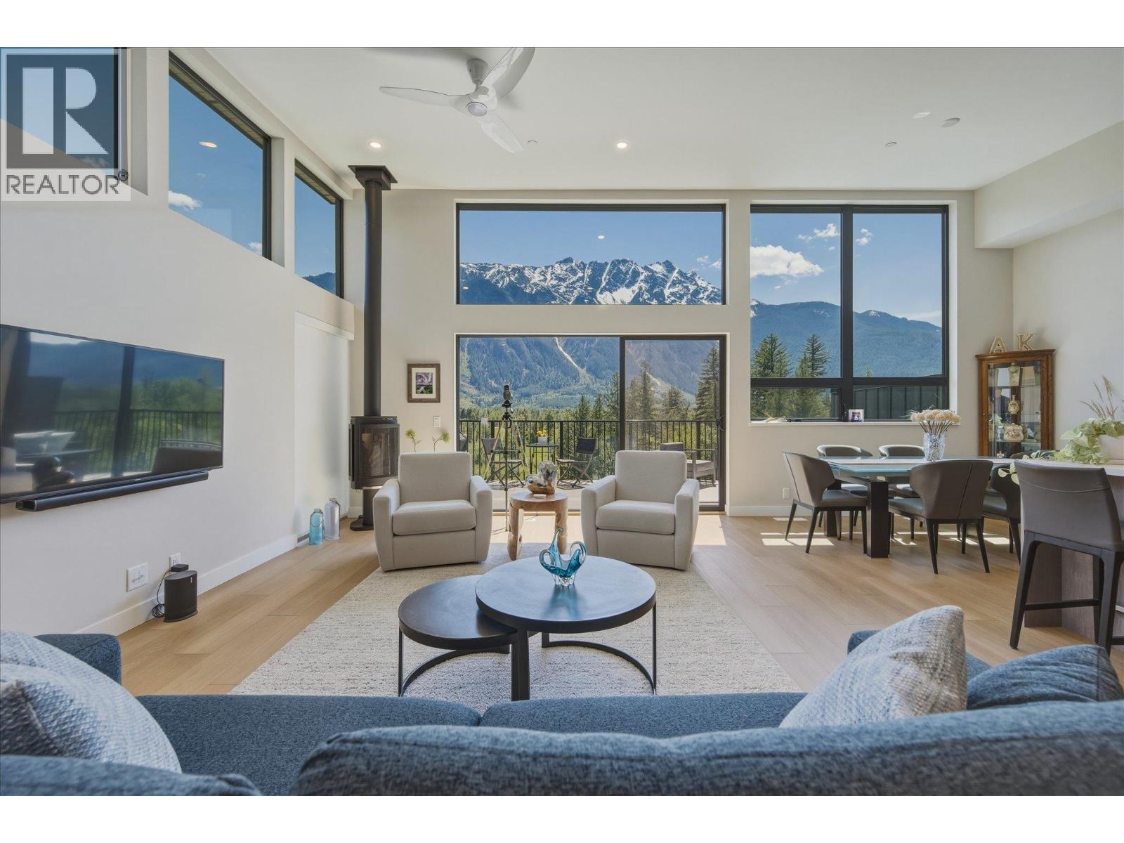 #16 4000 SUNSTONE Way, Pemberton, British Columbia, V0N2L3, Pemberton, British Columbia — photo 3 of 5