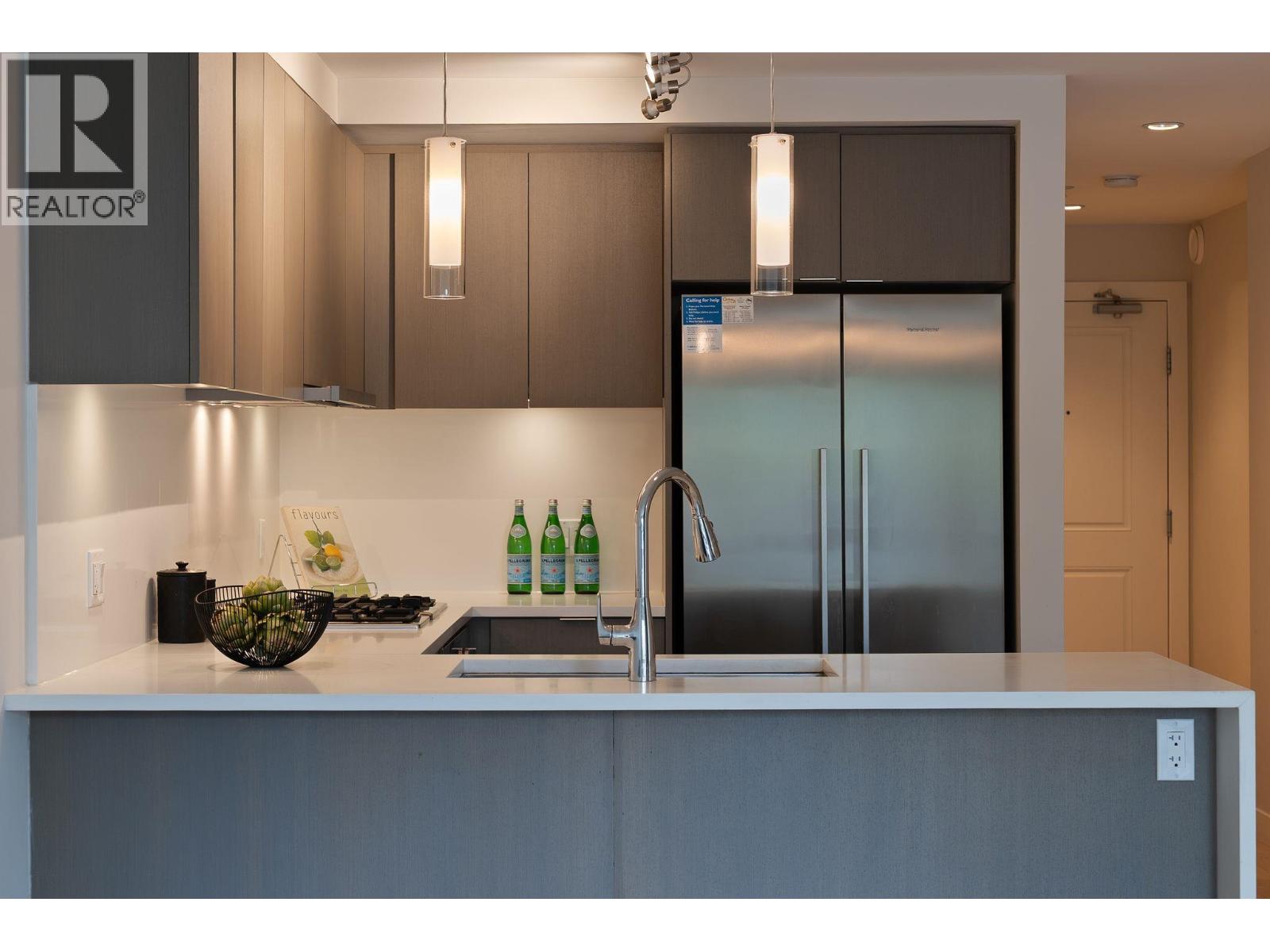 #207 5555 DUNBAR Street, Vancouver, British Columbia, V6N1W5, Vancouver, British Columbia — photo 2 of 5