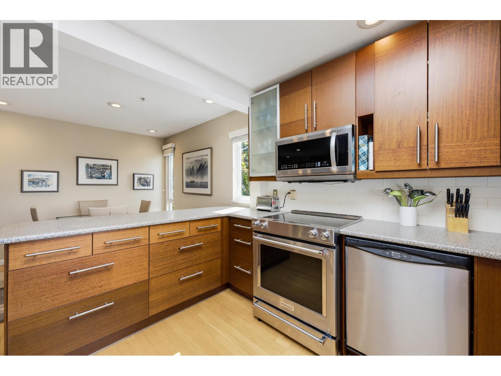 403 1200 W 10TH AVENUE, Vancouver