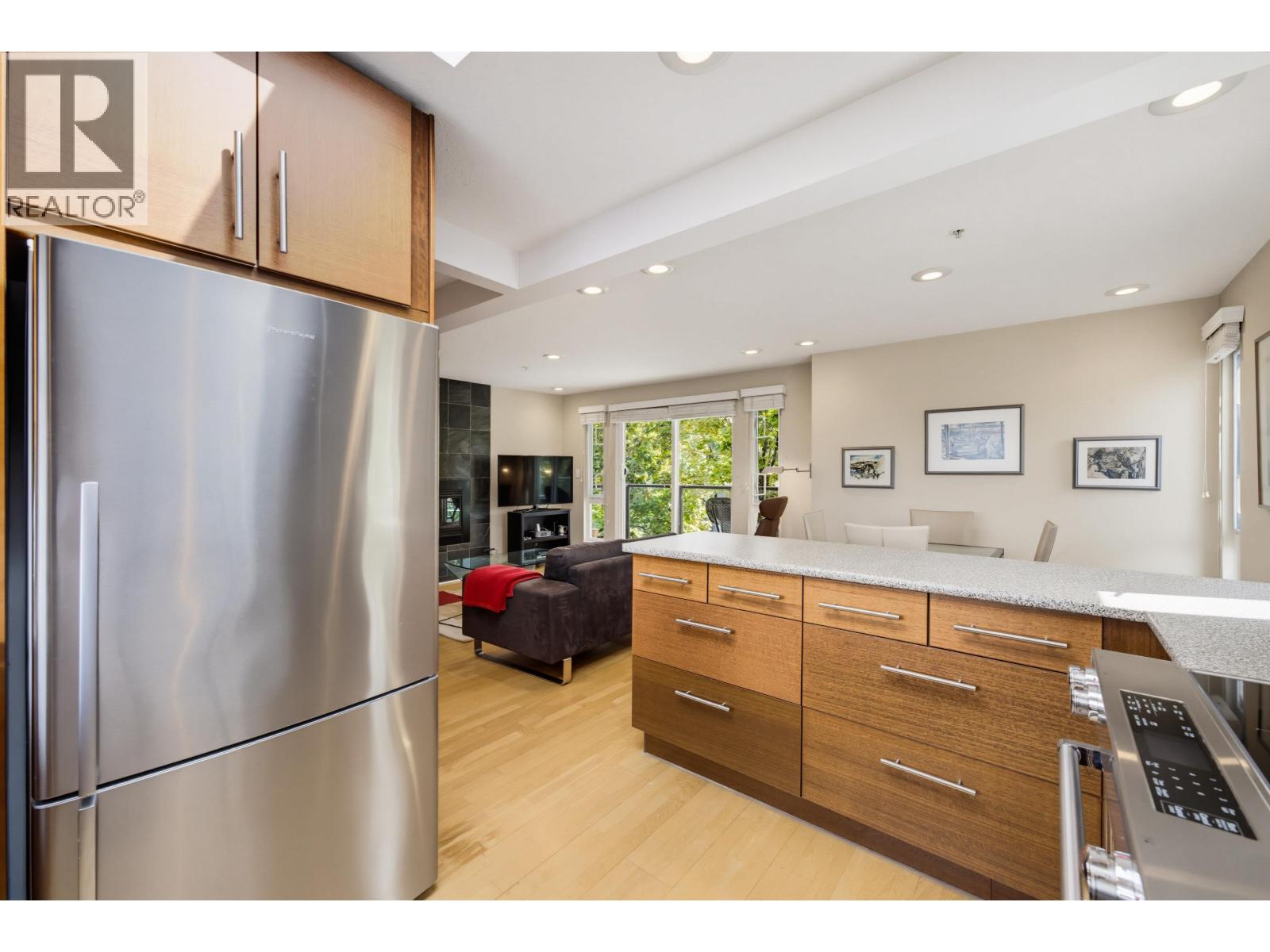 403 1200 W 10TH AVENUE, Vancouver