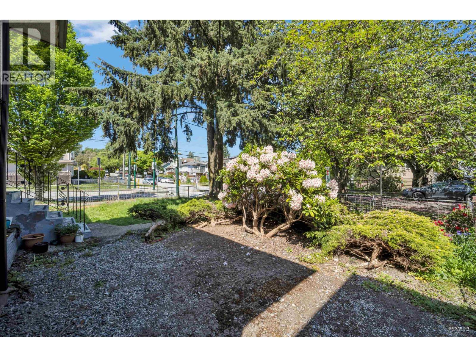 3006 27TH Avenue, Vancouver, British Columbia, V5R1P2, Vancouver, British Columbia — photo 3 of 5