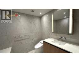 304 135 E 13th Street, North Vancouver, BC V7L0J8 Photo 13