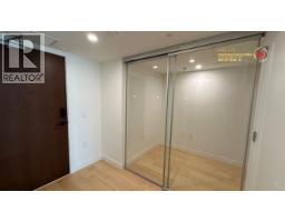 304 135 E 13th Street, North Vancouver, BC V7L0J8 Photo 8