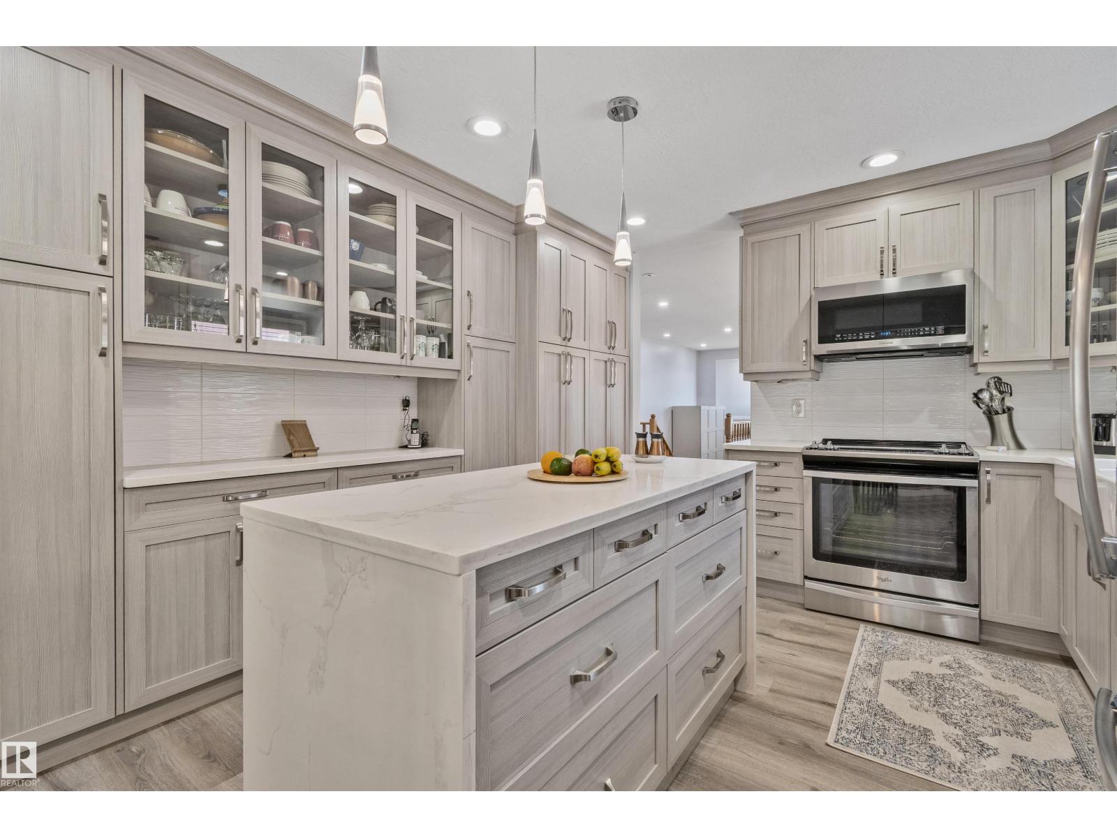 18812 89 AV NW - 10