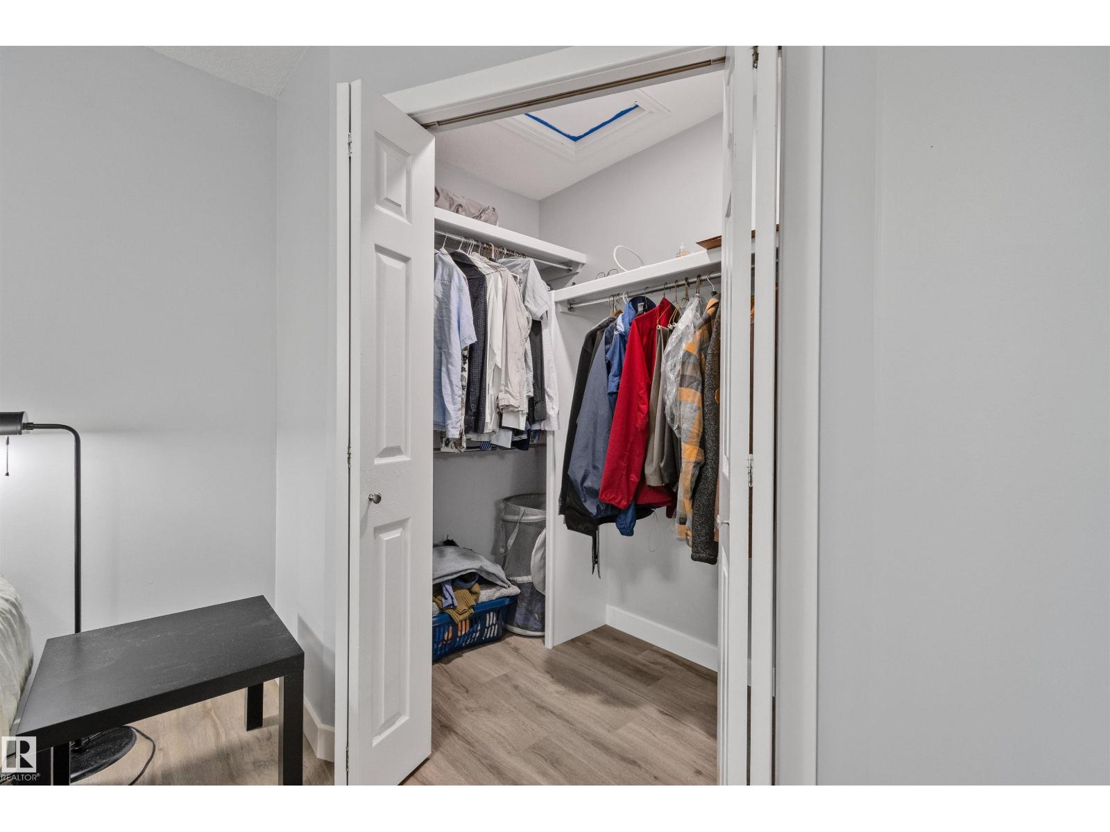 18812 89 AV NW - 18