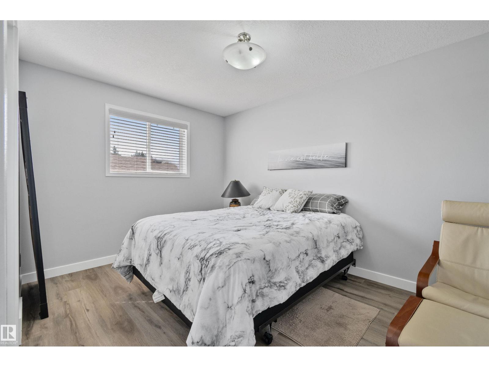 18812 89 AV NW - 19