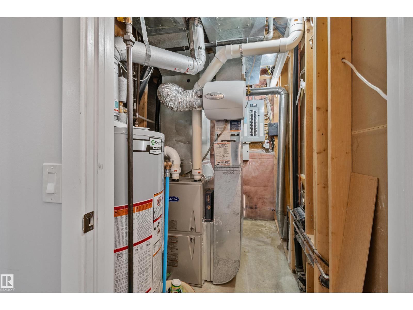 18812 89 AV NW - 28