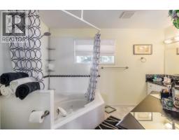 Kitchen - 5687 Somerset Avenue, Peachland, BC V0H1X4 Photo 15