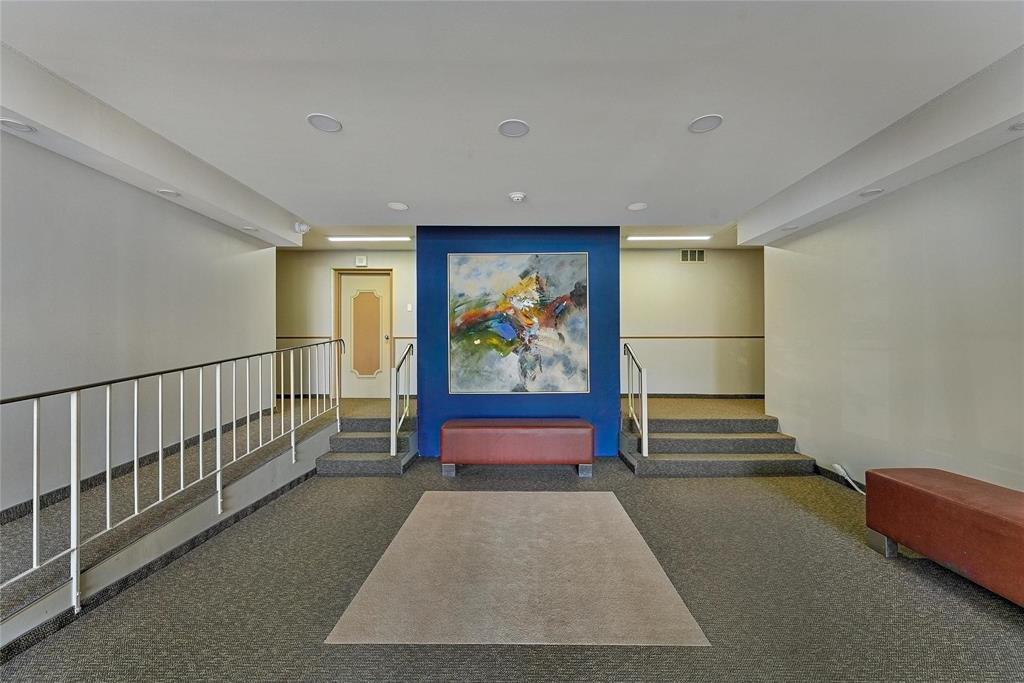 500 Stradbrook Avenue, Winnipeg, Manitoba, R3L0K1, Winnipeg, Manitoba — photo 5 of 5