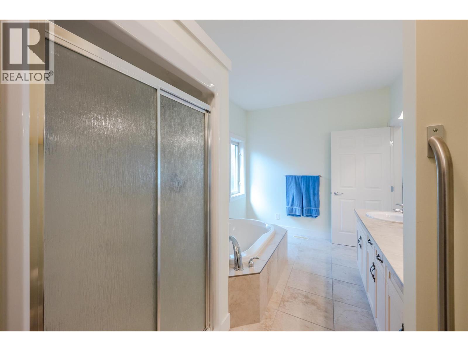 #8 6833 Meadows Drive - 25