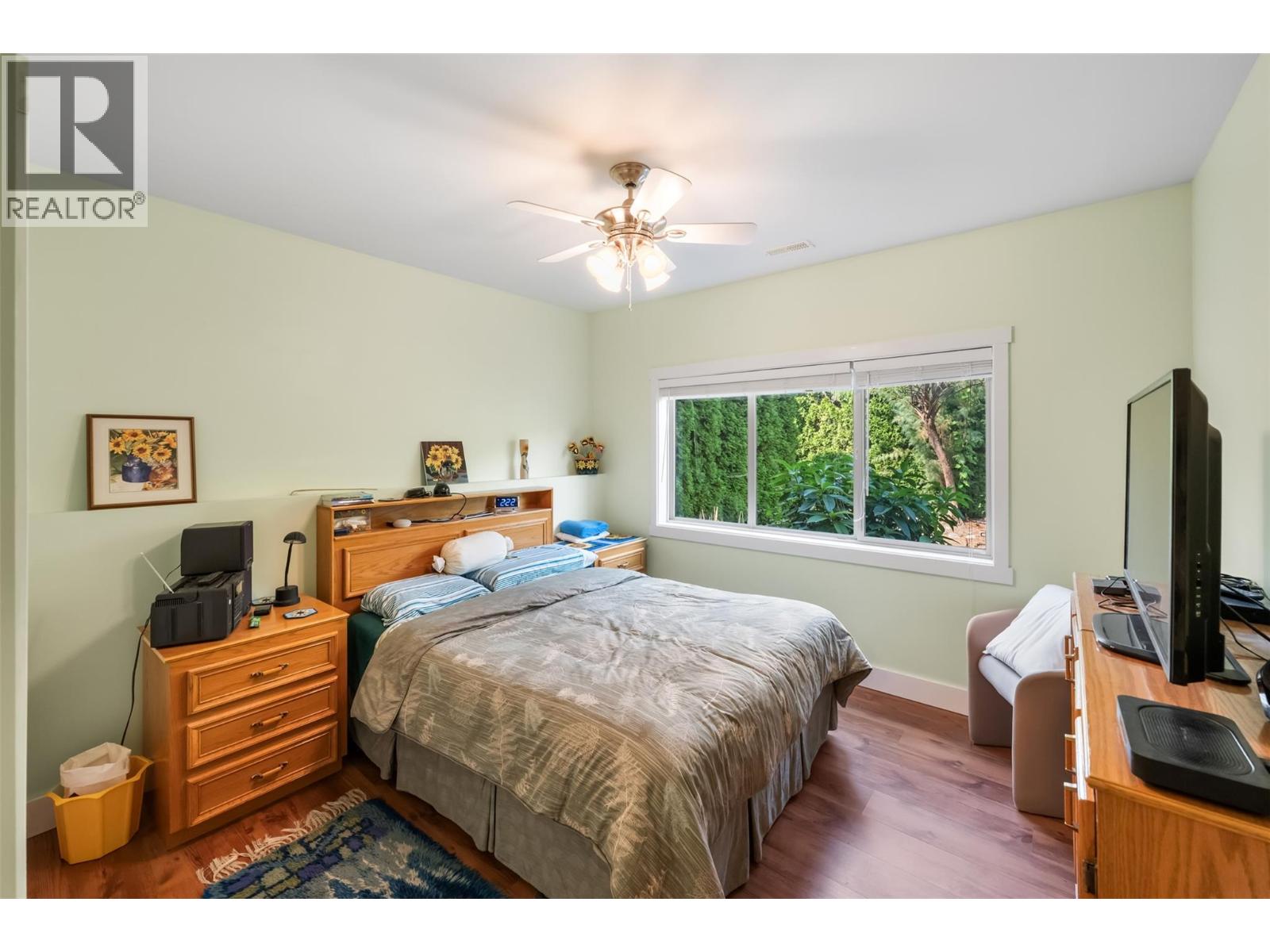 6833 Meadows Drive Unit# 8, Oliver