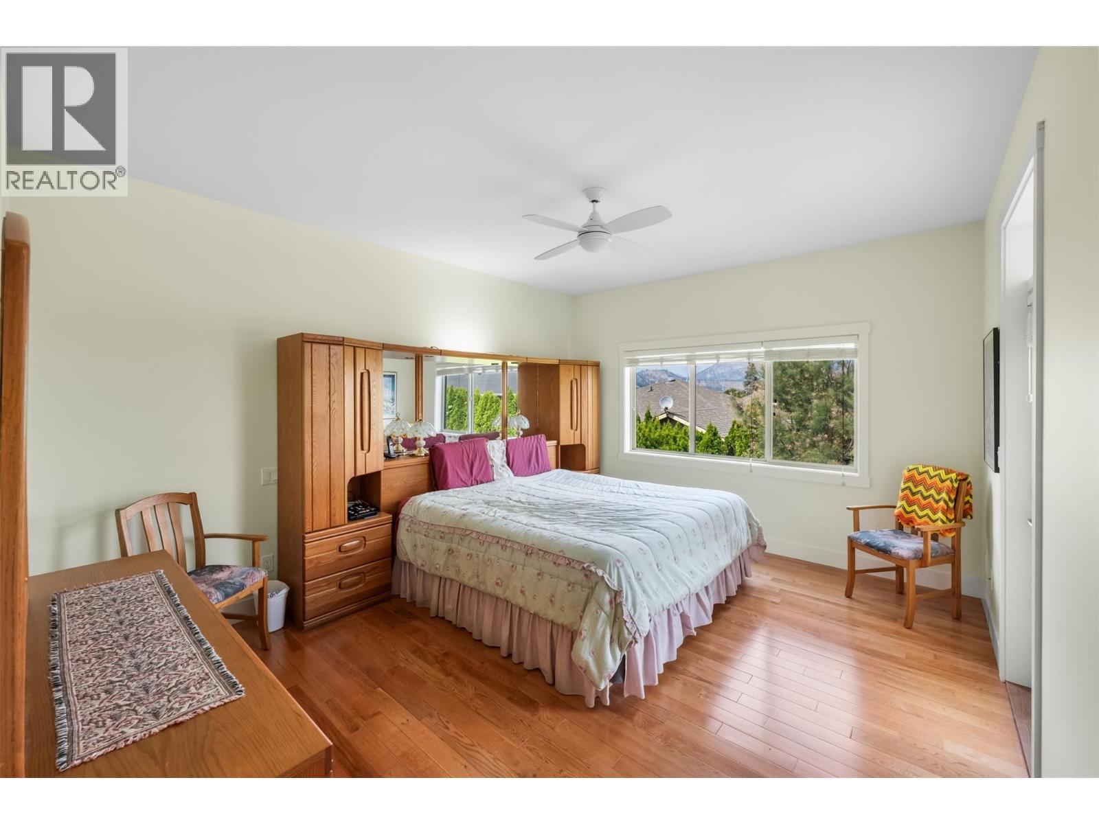 6833 Meadows Drive Unit# 8, Oliver