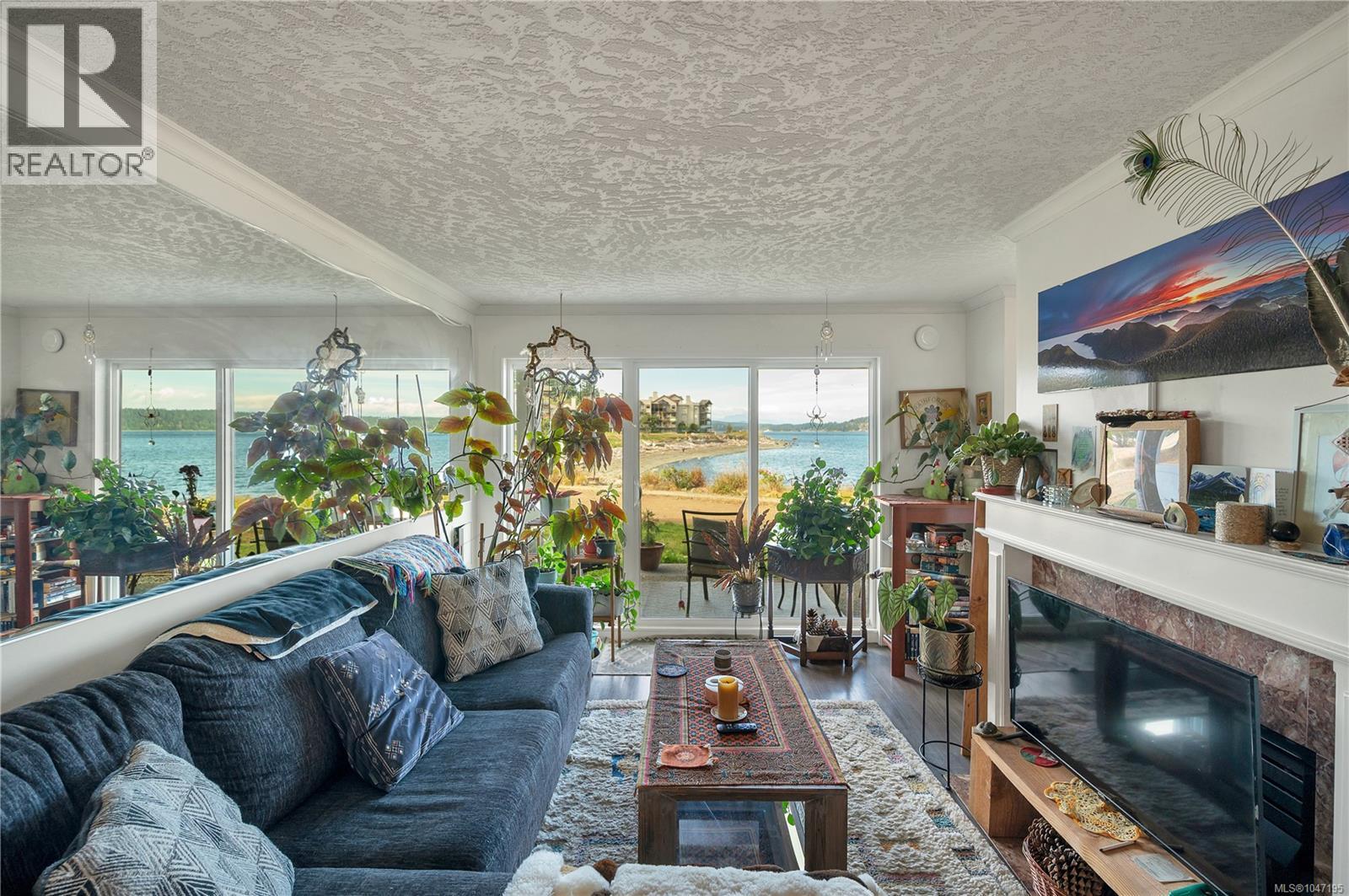 #104 87 Island Hwy S - 16